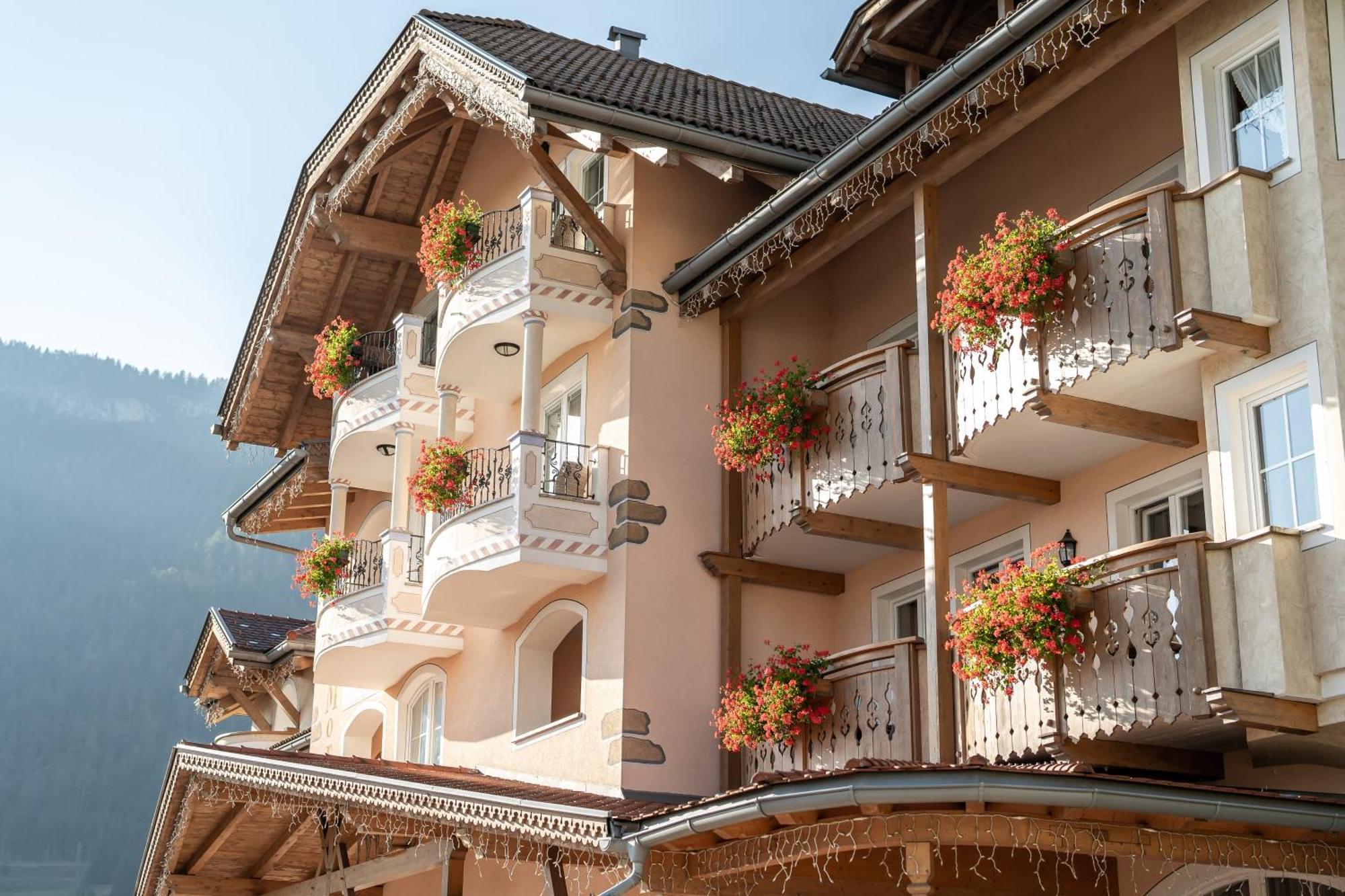 Hotel Chalet Sas Morin Поцца-ди-Фасса Экстерьер фото